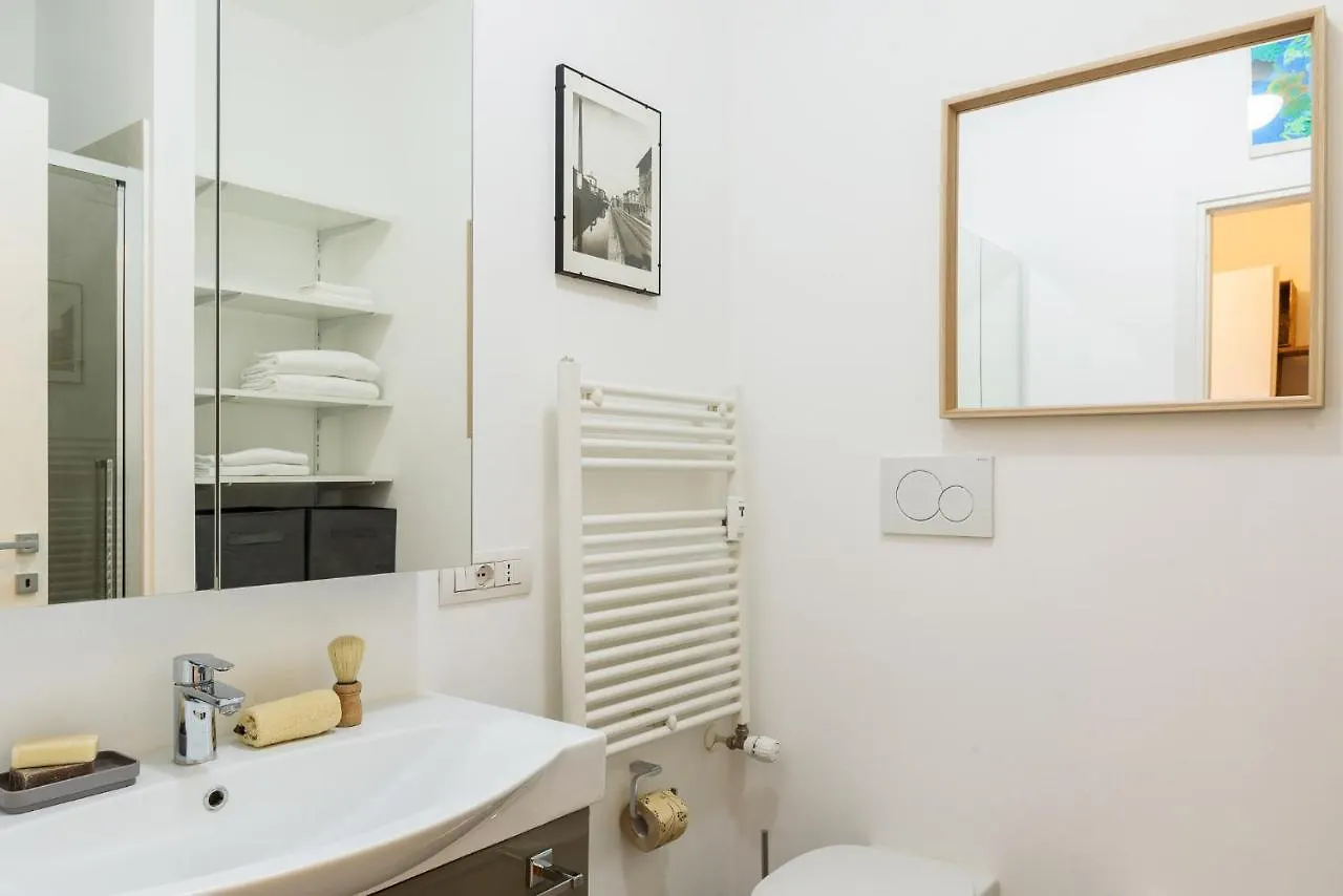 Joivy Homey 1-Bed With View Near Citylife Milano 0*,  Italia